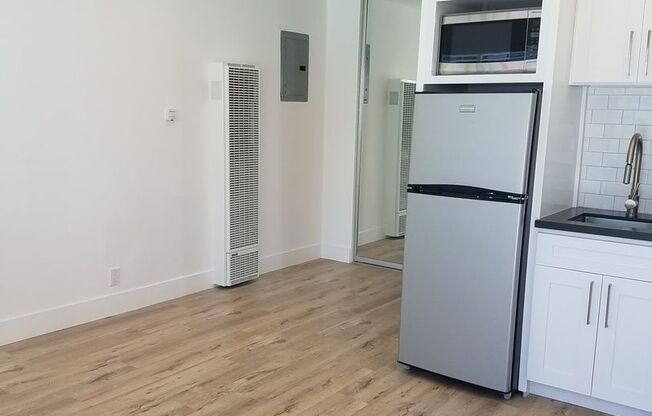 Studio, 1 bath, 230 sqft, $1,785, Unit 716- 04