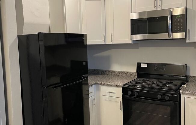 1 bed, 1 bath, $899, Unit 5