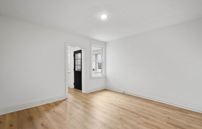 MOVE IN NOW! FULLY RENOVATED 2 BEDROOM IN DORMONT!