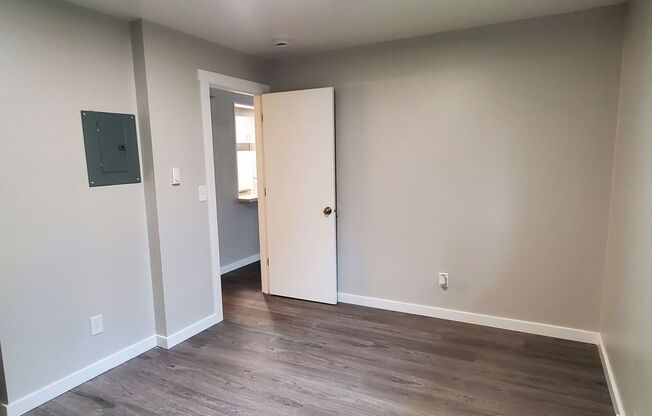 1 bed, 1 bath, 560 sqft, $1,495, Unit 18