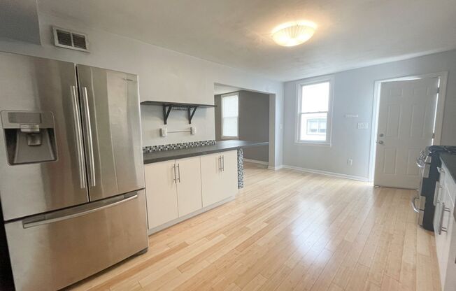 2 beds, 2 baths, $1,650, Unit Bottom