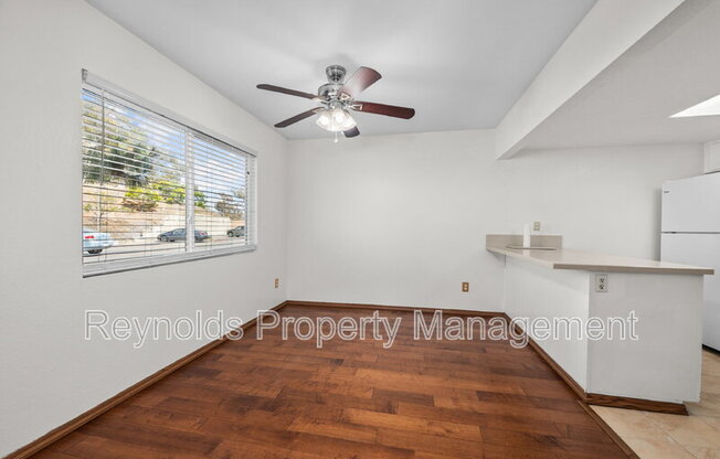 601 R AVE