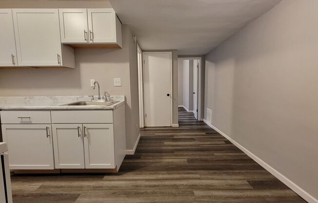 1 bed, 1 bath, 550 sqft, $650, Unit 2