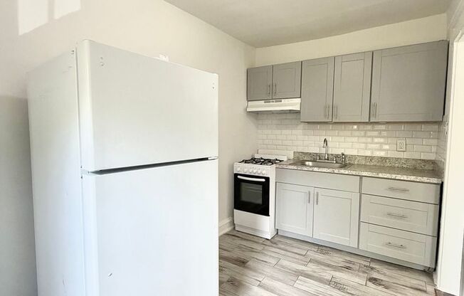 1 bed, 1 bath, $1,050, Unit F4