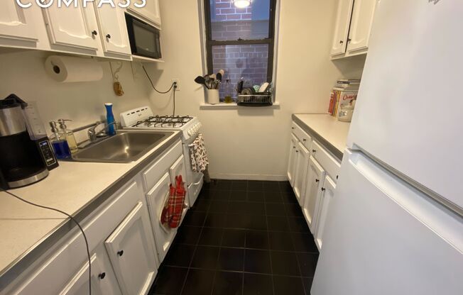 1 bed, 1 bath, $2,750, Unit 22