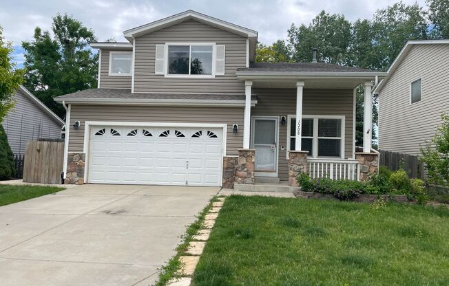 FABULOUS 5 BED/4 BATH HOME IN WOLF CREEK, LONGMONT! AVAILABLE NOW!