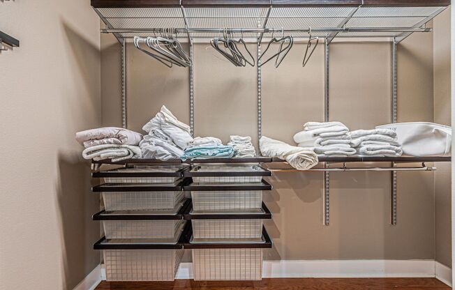 Fully Furnished 1-Bedroom, 1.5-Bathroom 3-Story Condo for Rent in Oak Lawn Dallas!