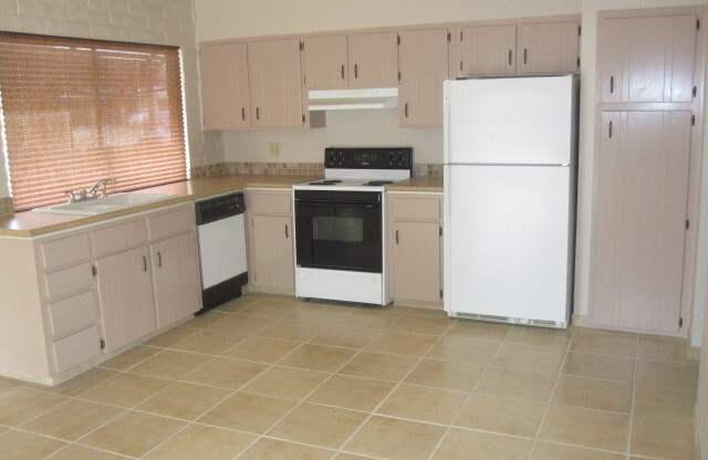 3 beds, 2 baths, $1,800