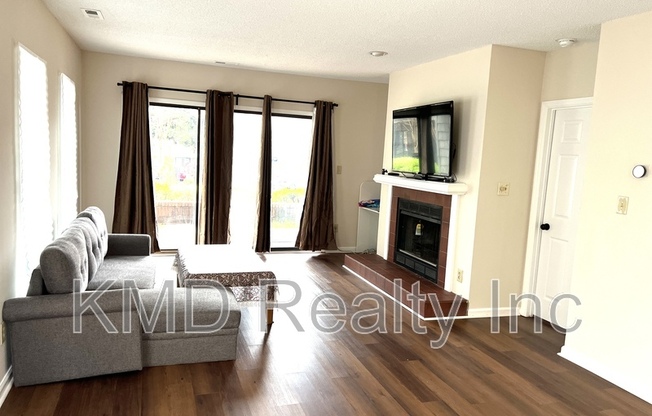 9029 J M KEYNES DR