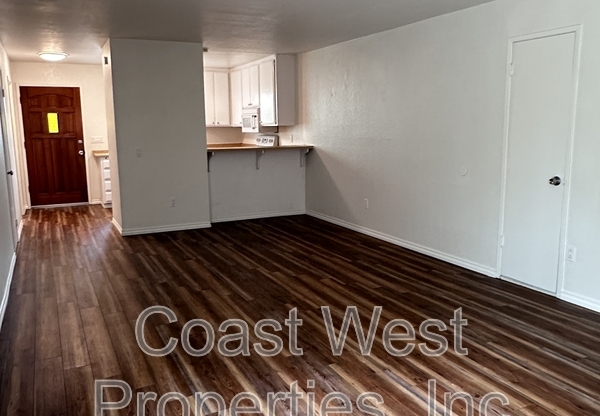2119 GARNET AVE