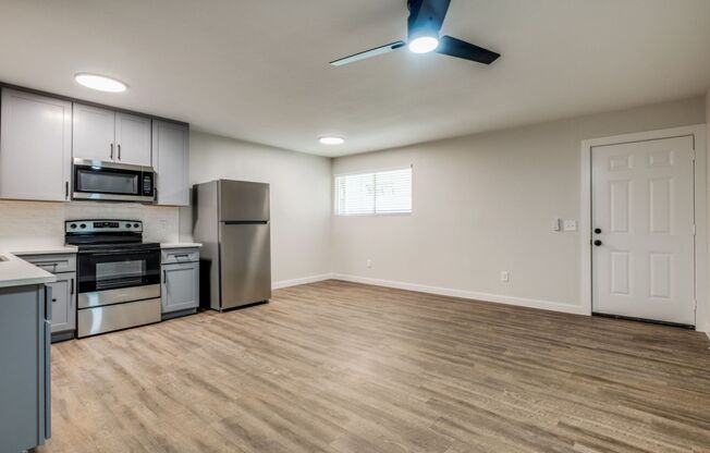 2 beds, 1 bath, 850 sqft, $1,450, Unit 104-09