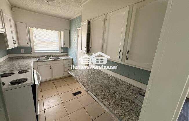 1526 E 50 ST