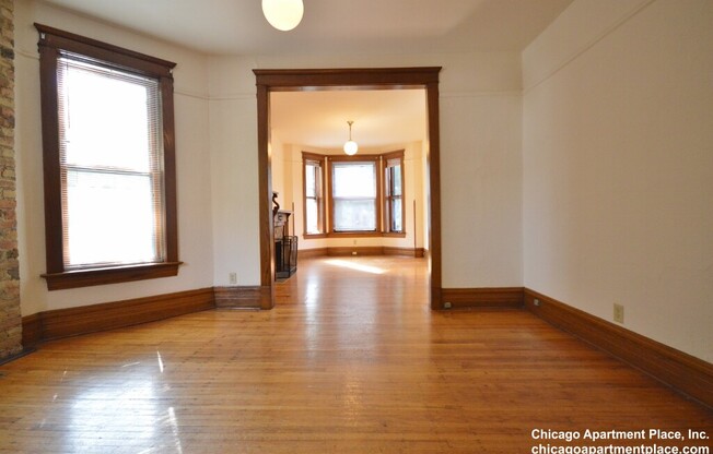 3725 N FREMONT