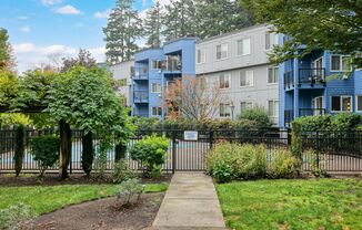 Tualatin Greens 2 bedroom/2 bath Condo