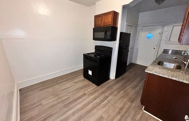 3 beds, 1 bath, $1,350