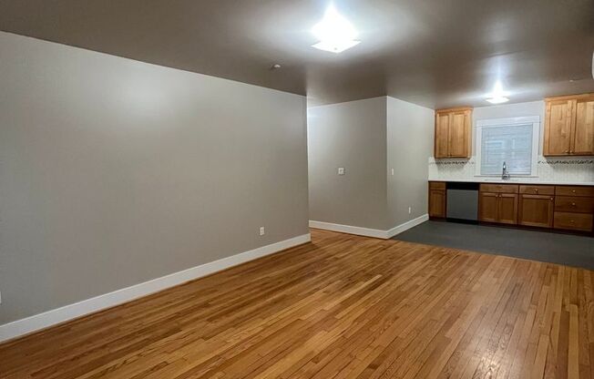 2 beds, 1 bath, $1,895