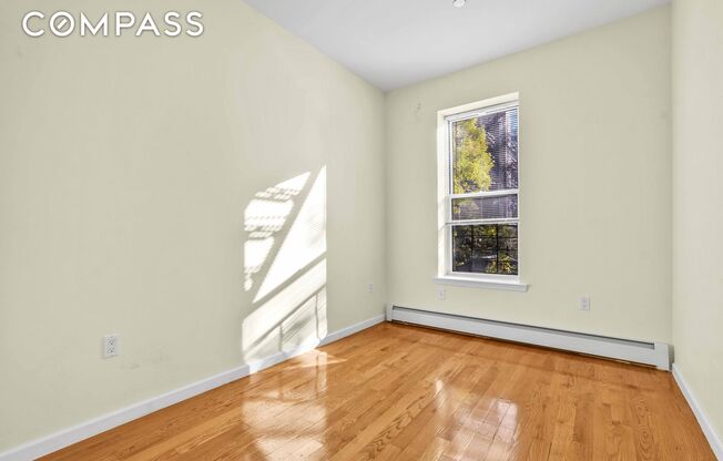 1892 BERGEN ST