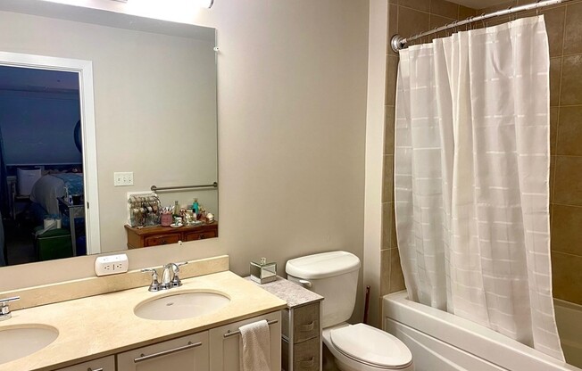 2 beds, 2 baths, 904 sqft, $3,195, Unit 202