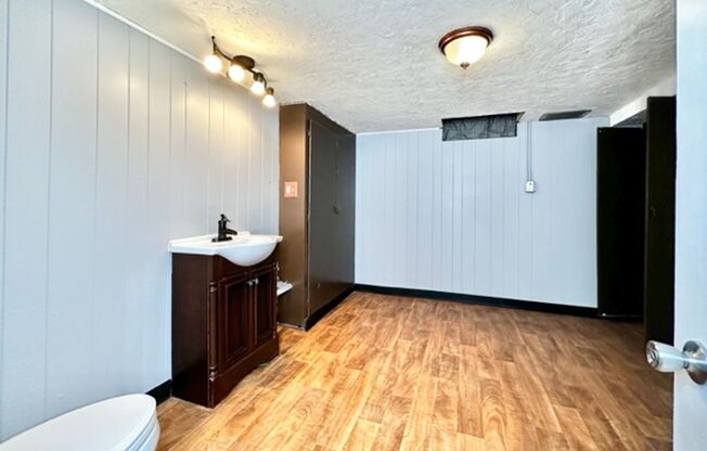 2 beds, 1 bath, $1,645