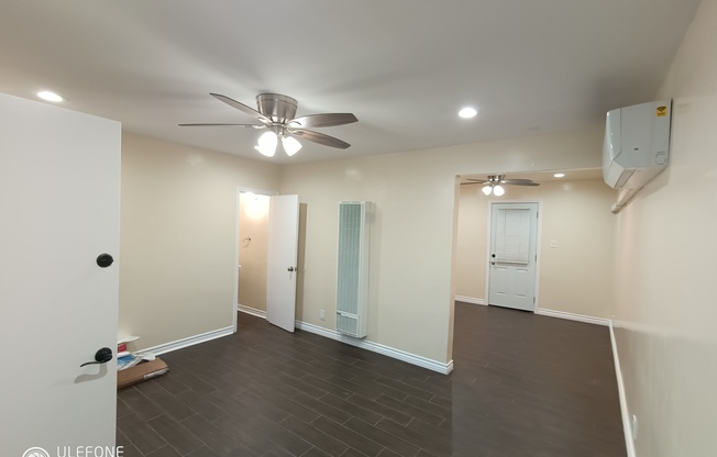 6809 Vinevale Avenue