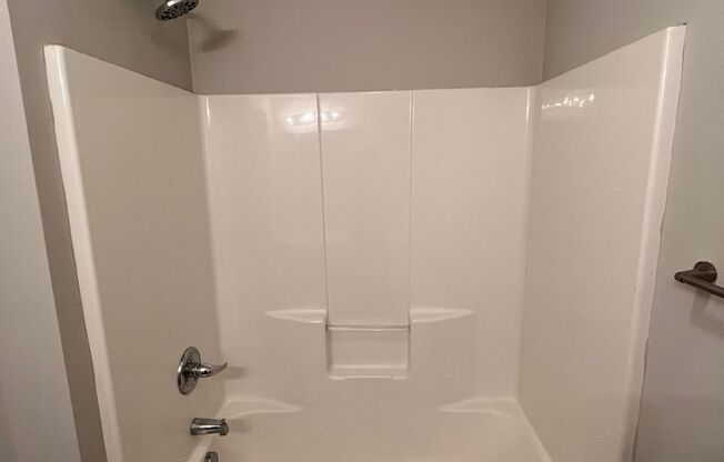 3 beds, 2 baths, $1,000, Unit 367D