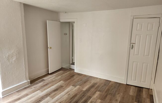 3 beds, 1 bath, $1,350