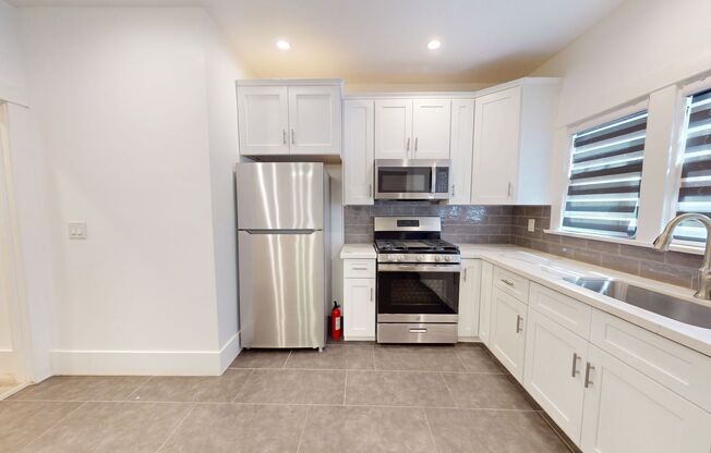 534 538 N MADISON