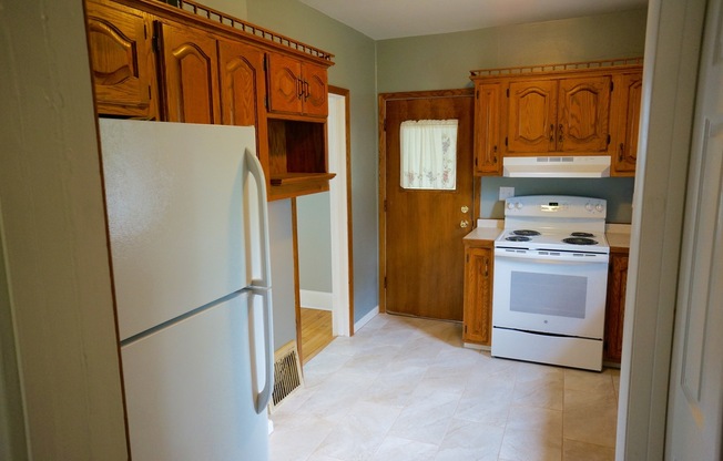 4 beds, 1 bath, $1,950