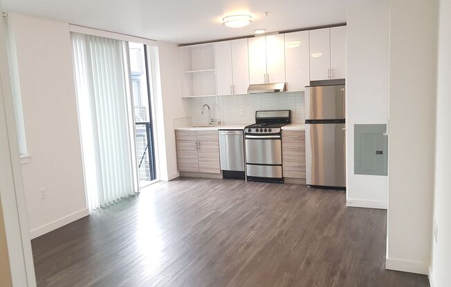 Studio, 1 bath, 325 sqft, $1,345, Unit 414