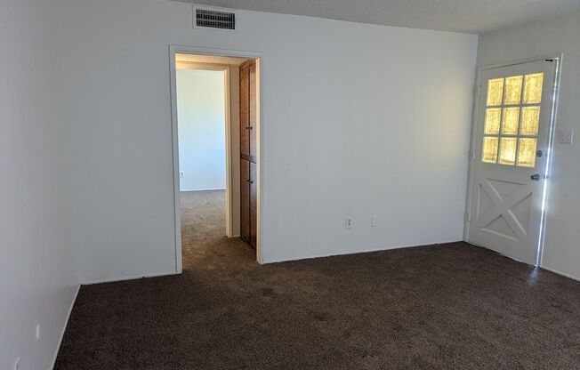 2 beds, 1 bath, $1,200, Unit A