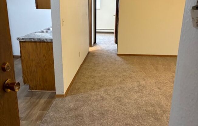 2 beds, 1 bath, 925 sqft, $950, Unit 56