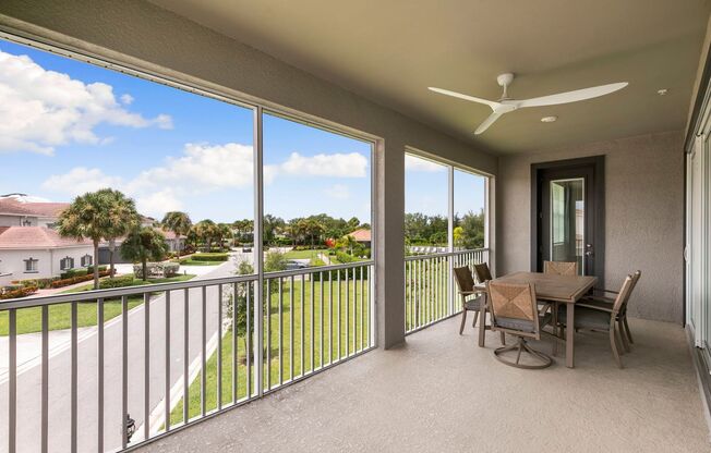 3 beds, 2 baths, $2,950, Unit #201