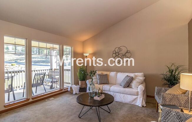Beautiful Northside Home! Available Mid June!