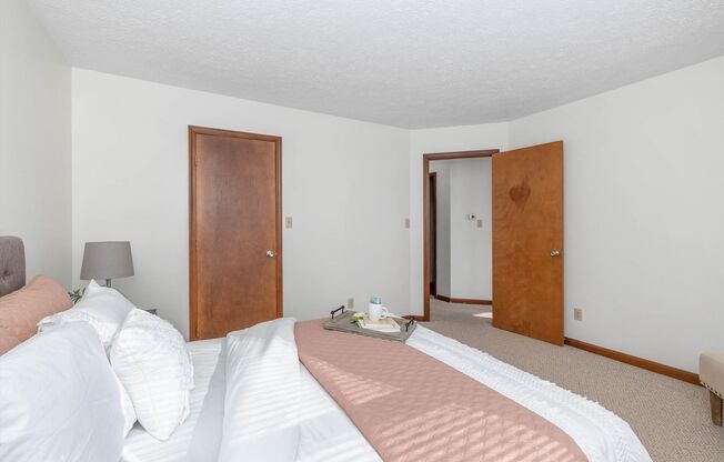 2 beds, 1 bath, 950 sqft, $1,400, Unit 1021 Parkside Court South