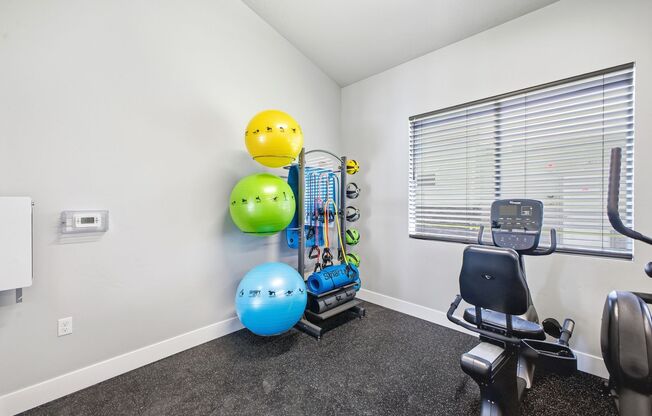 1 bed, 1 bath, 724 sqft, $1,422, Unit B303