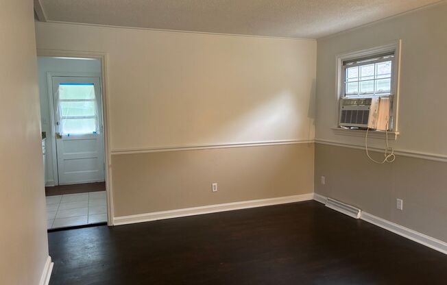 3 BEDROOM, 1 BATH, 900 SQ FT, GAS HEAT, WINDOW AC