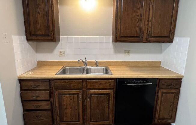 2 beds, 1.5 baths, $999