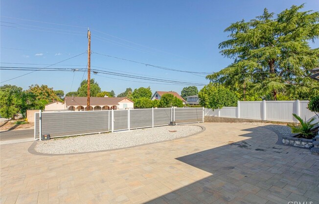 9710 HELEN AVE