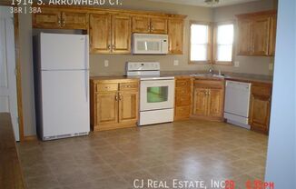1914 S ARROWHEAD CT