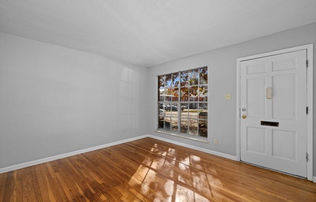 2 beds, 1.5 baths, 830 sqft, $1,300, Unit 9774 Lynntown Court