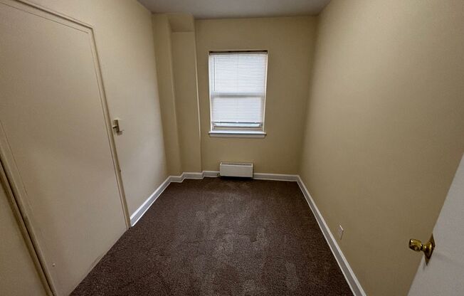 2 beds, 1 bath, $1,150, Unit B51