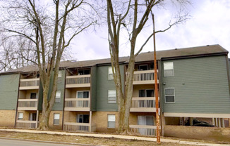 105 N Busey