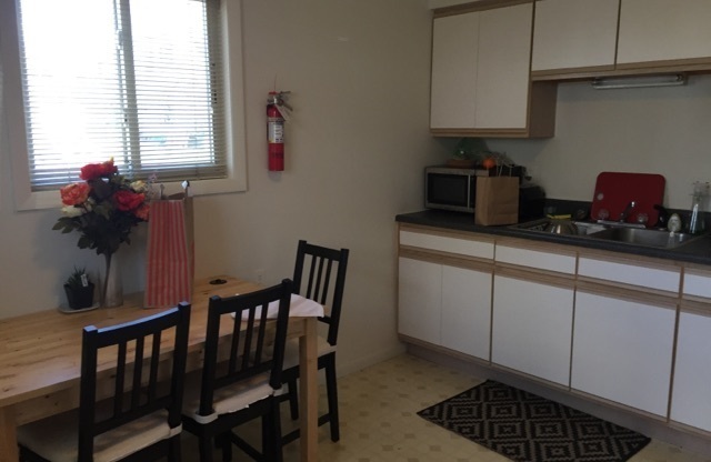 1 bed, 1 bath, 500 sqft, $996, Unit 01