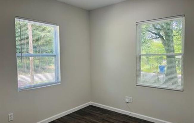 2 beds, 1 bath, $1,395, Unit 622 Perry Road - B