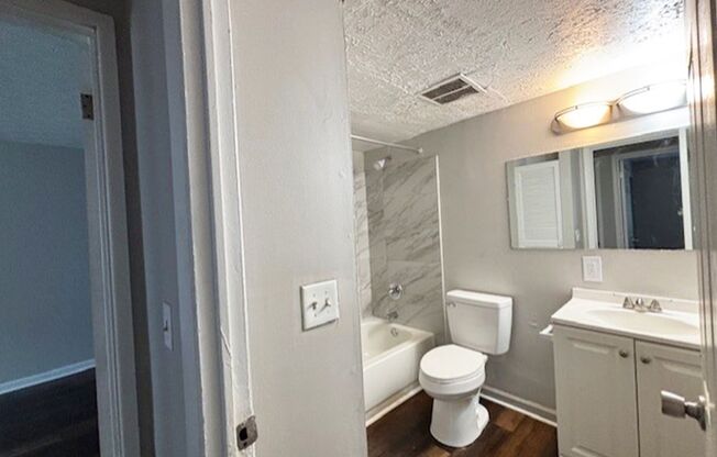 2 beds, 1 bath, 800 sqft, $895, Unit 615-02