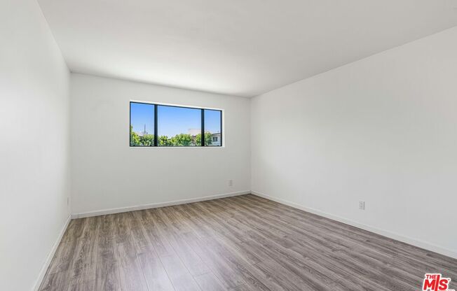5000 S Centinela Ave