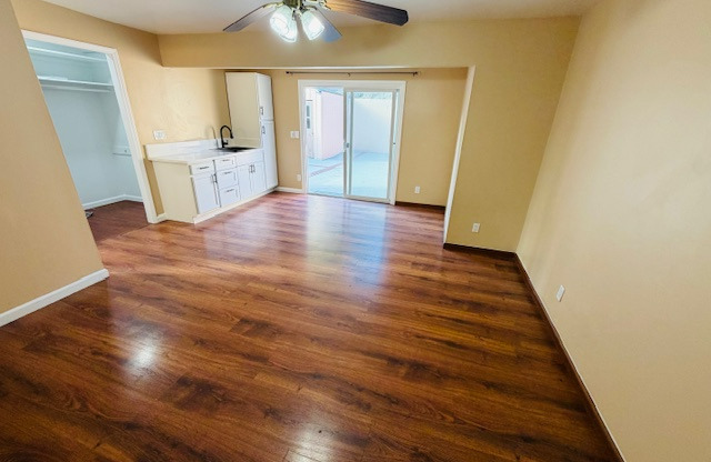 300th Block E Emerson Street