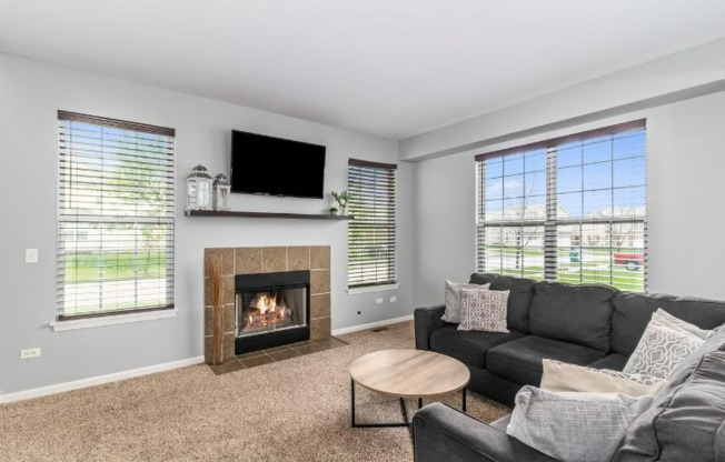 675 ELIZABETH CT