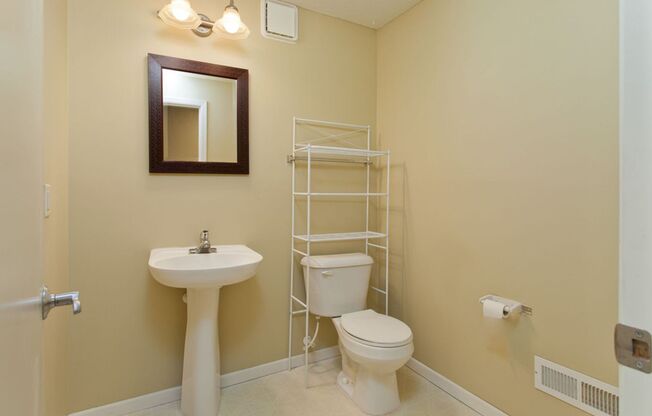 2 beds, 2.5 baths, 1,388 sqft, $1,950, Unit 59