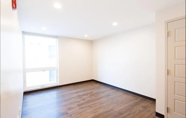 2 beds, 2 baths, 910 sqft, $4,350, Unit Unit 309